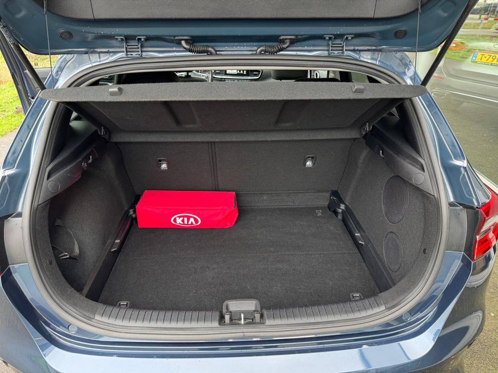 Kia Cee'd 1.4 t-gdi executiveline , apple-carplay, achteruit rijcamera, lee