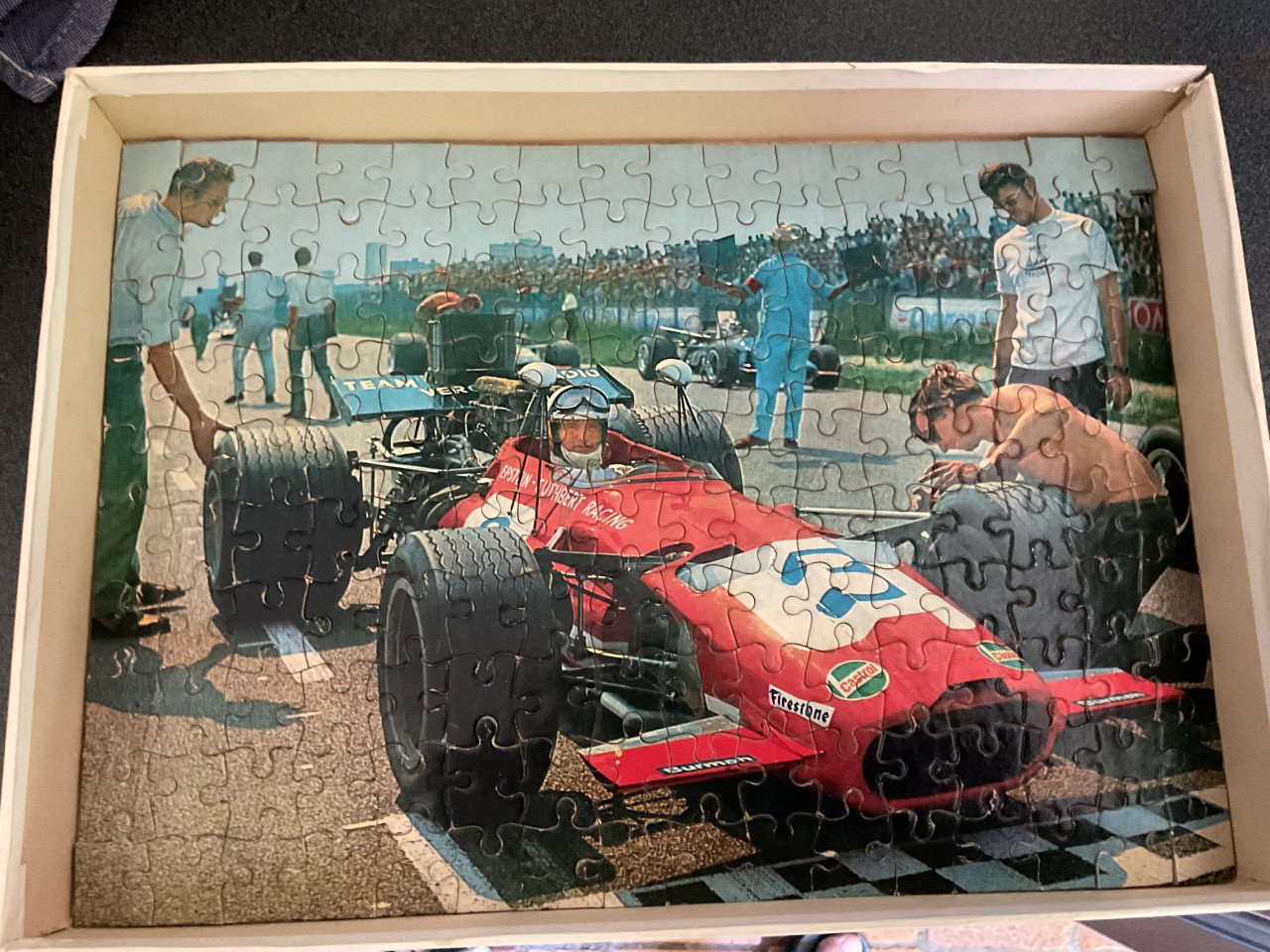 Vintage puzzel racewagen