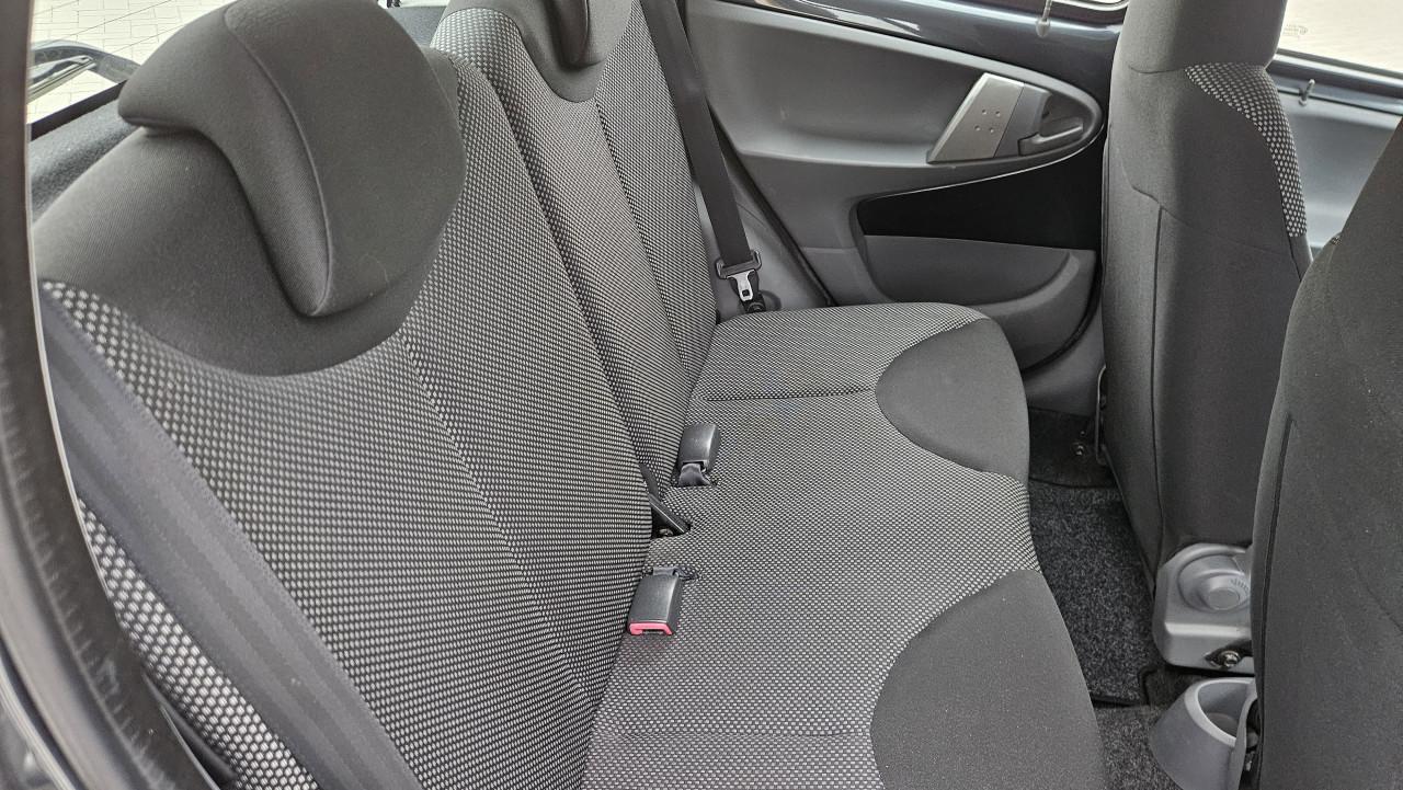 Zuinige TOYOTA AYGO 5drs Comfort AIRCO / NL AUTO  / 94.286 km / 1:23