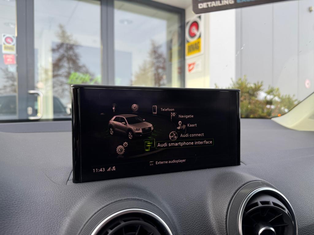 Audi Q2 1.5 tfsi *s edition . virtual * camera * black pack