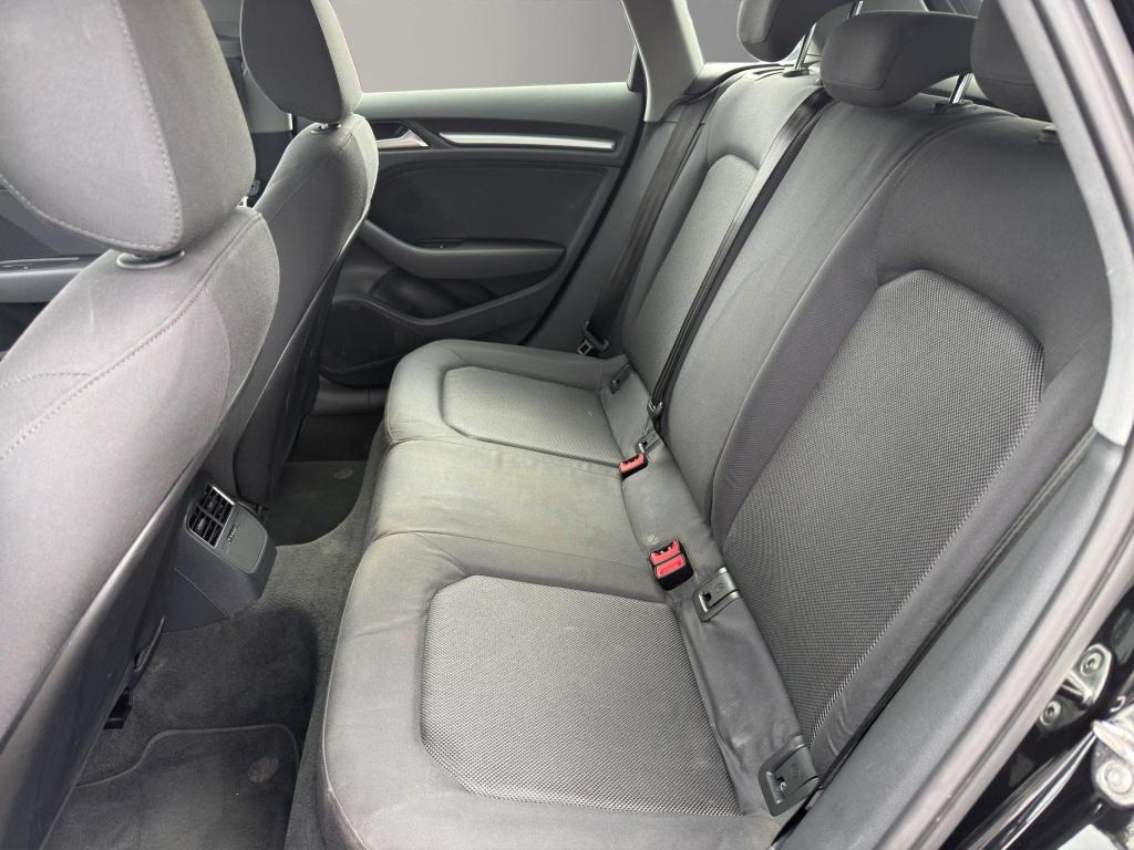 Audi A3 sportback 30 tfsi | navi | airco (automatisch) | parksenors v+a | 1