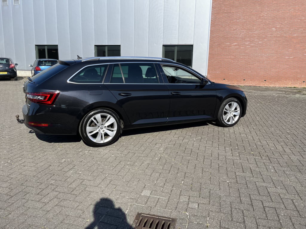 Skoda Superb combi 1.4 tsi act style business