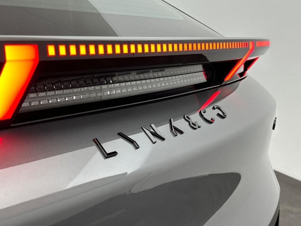 Lynk & Co 02 core 66kwh 272pk| 1600kg trekg| pano|adap.cruise| carplay | ac
