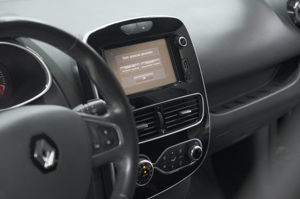 Renault Clio tce 90 intens | camera | navigatie | allseason banden | parkee