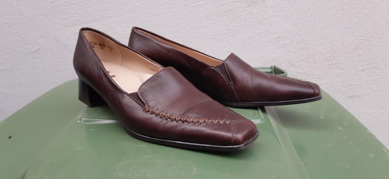 Dameschoen : maat 4½  Merk Ara bruin