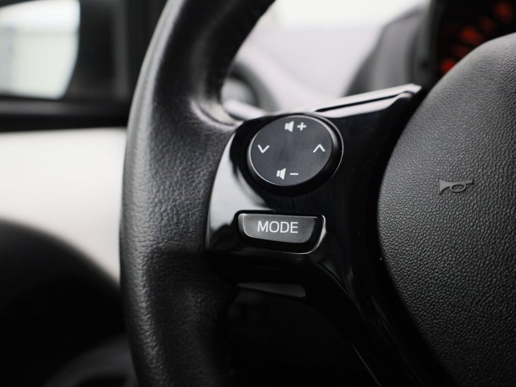 Peugeot 108 1.0 e-vti style | airco | bluetooth | elec. spiegels | 5-deurs