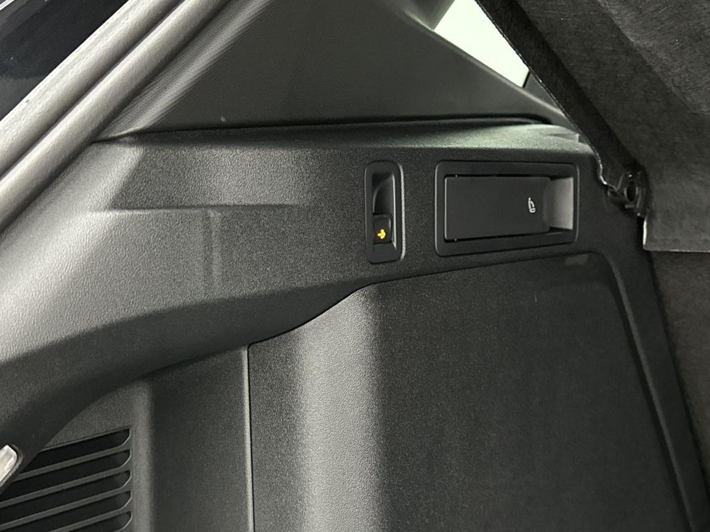 Volkswagen Tiguan r-line edition plug in hybride 204 pk black style pakket