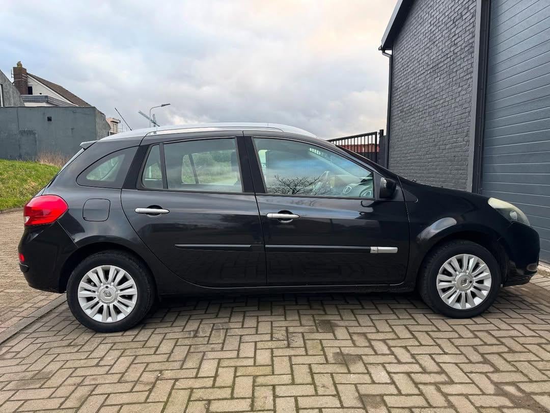 Renault Clio 1.2 TCE Estate 2010 Zwart Airco Apk Nap