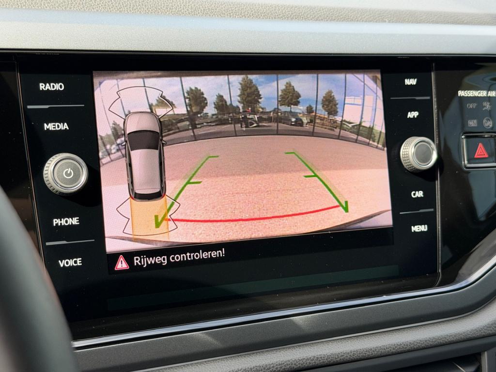 Volkswagen Polo 1.0 tsi r-line | iq light | carplay | camera | climate | st