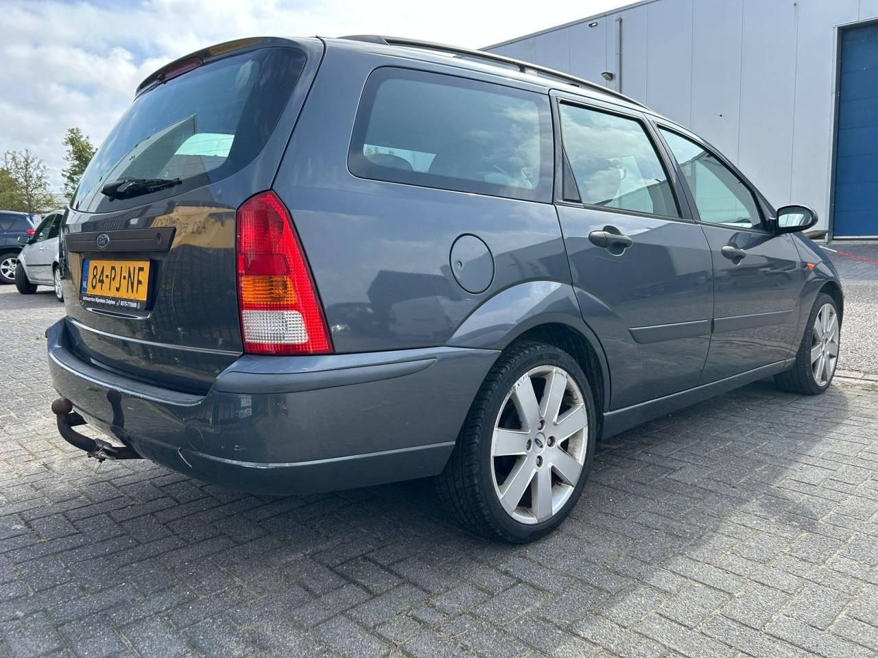 Ford Focus Wagon 1.6:  Clima, navi, leer, 17" LM, nieuwe APK bij aflevering