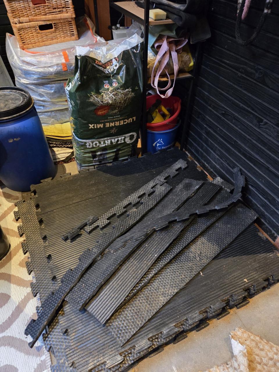 ZGAN waterdichte stalmatten (een week gebruikt!) koopje factuur aanwezig