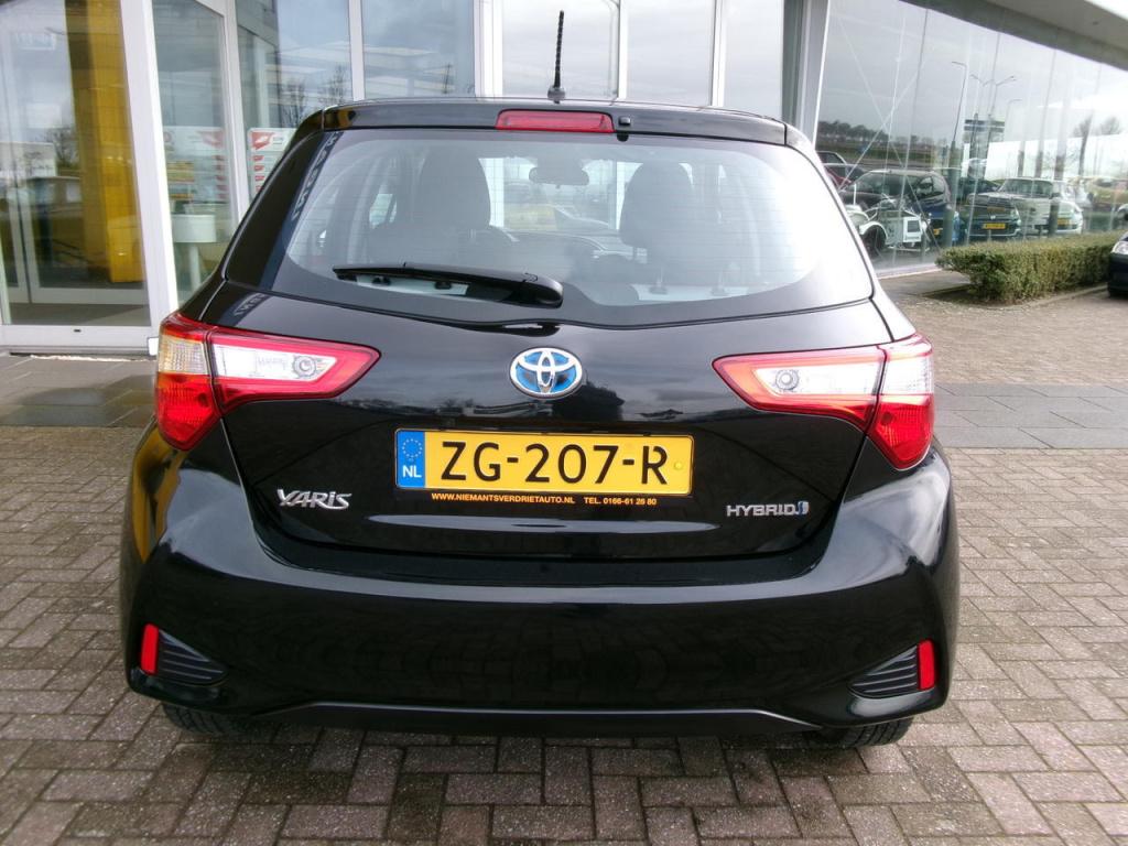 Toyota Yaris 1.5 hybrid clima, camera, multimedia, bluet.