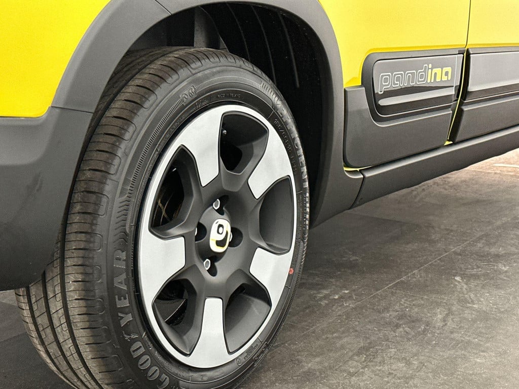 Fiat Panda 1.0 hybrid pandina | parkeersensoren | apple carplay & android a