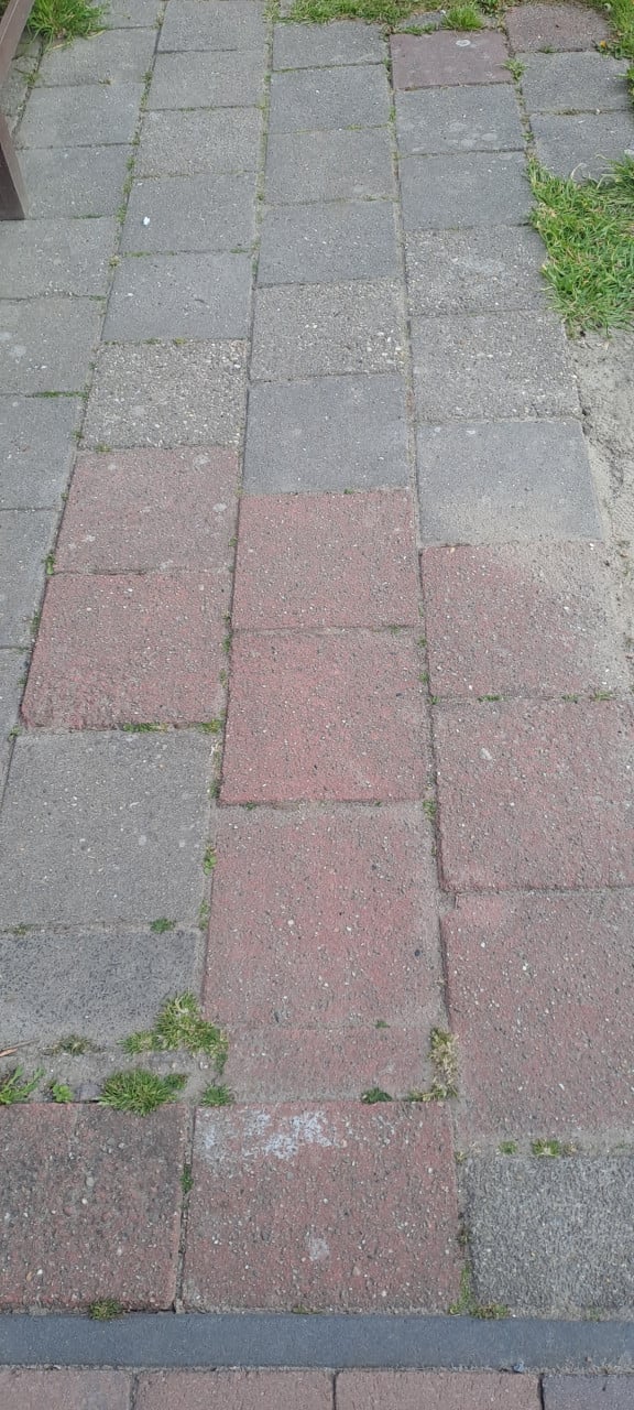 Tegels 30x30 en opsluitbanden (gratis)