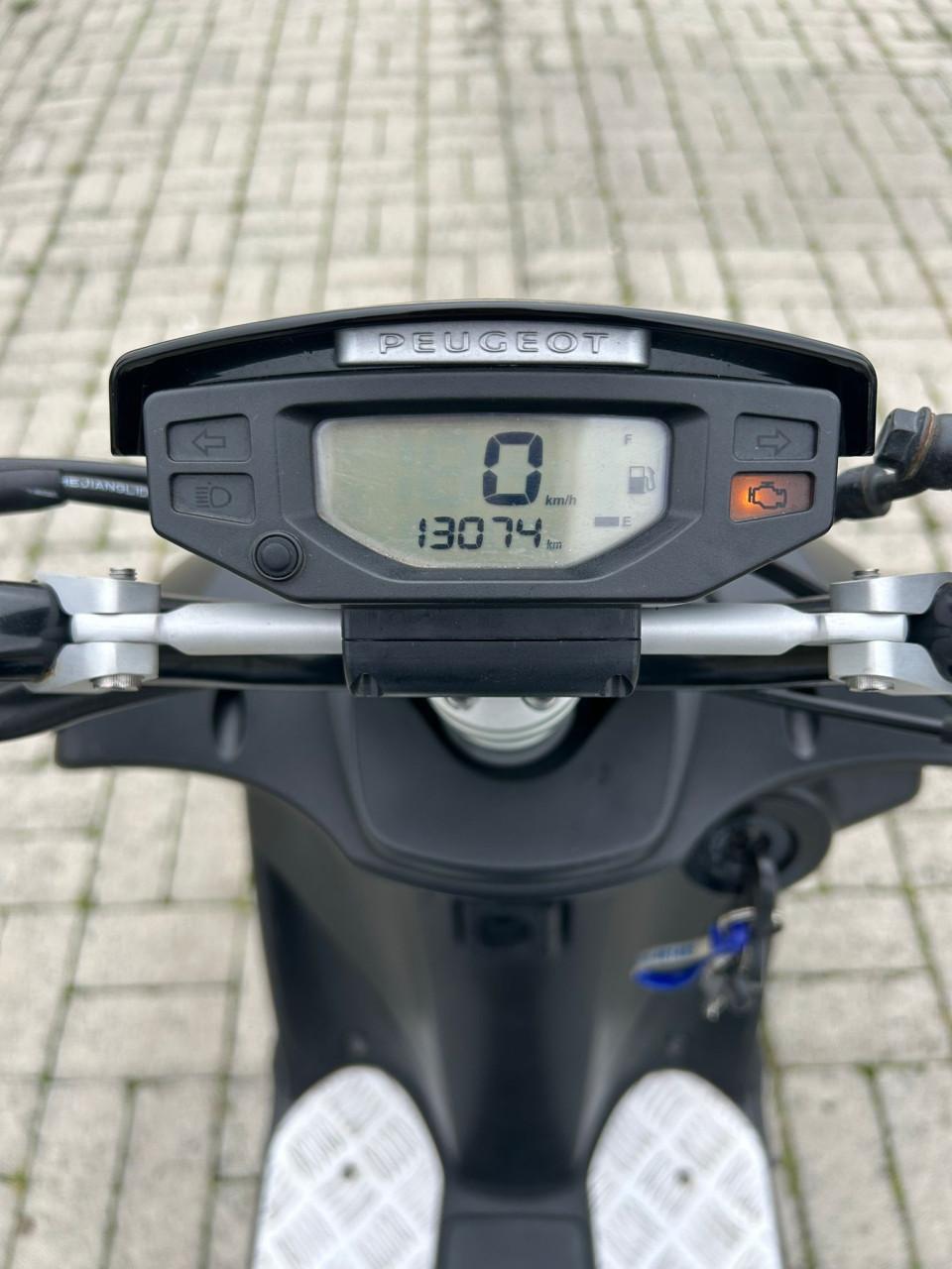 Peugeot Street Zone Brom Scooter BJ 2023 13dKm