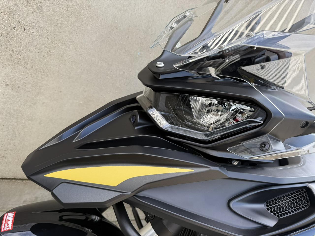 QJMotor SRT 900 SX Touring | Zeer compleet | Op voorraad