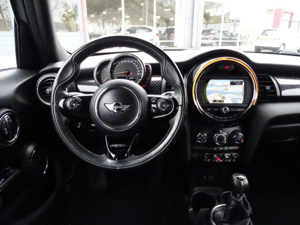 Mini Cooper mini 2.0 serious business 5-deurs | led | navi | 18"