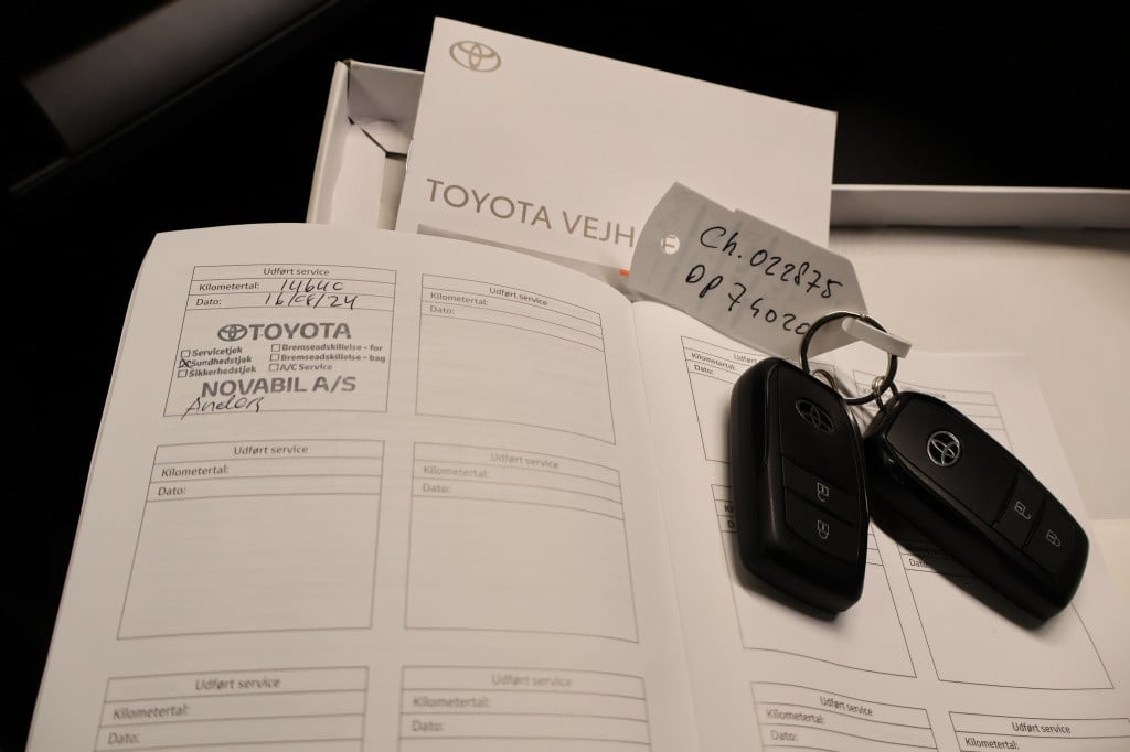 Toyota Corolla Cross hybrid 140 style