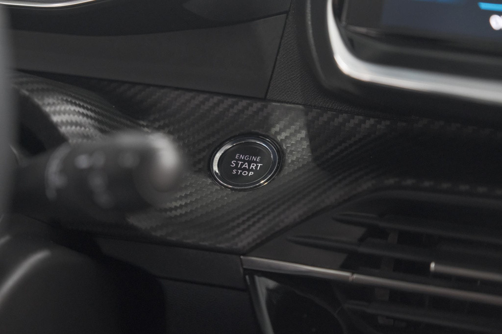 Peugeot 2008 puretech 130 allure | camera | apple carplay | navigatie | par