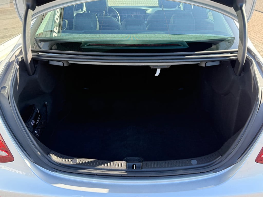 Mercedes-Benz E-Klasse 200 premium plus