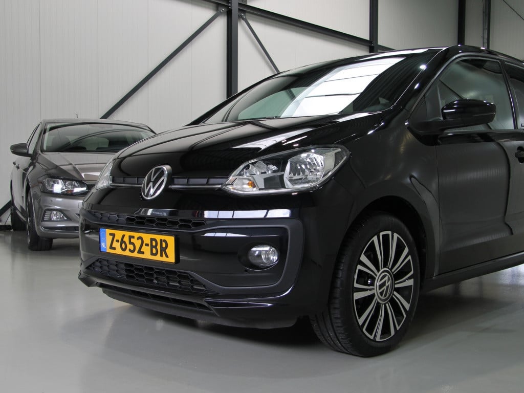 Volkswagen UP! 1.0 65pk 5drs. united | black edition