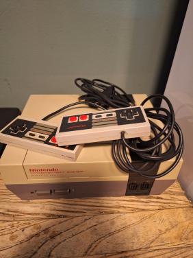 Nintendo nes met 2 controllers