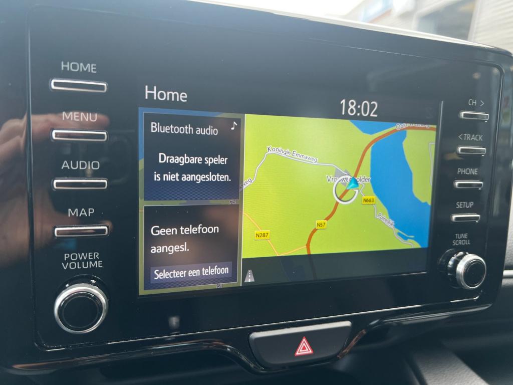 Toyota Yaris 1.5 hybrid dynamic line, camera, carplay, navi enz..