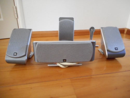 Te koop 5 stuks JBL sattelieten