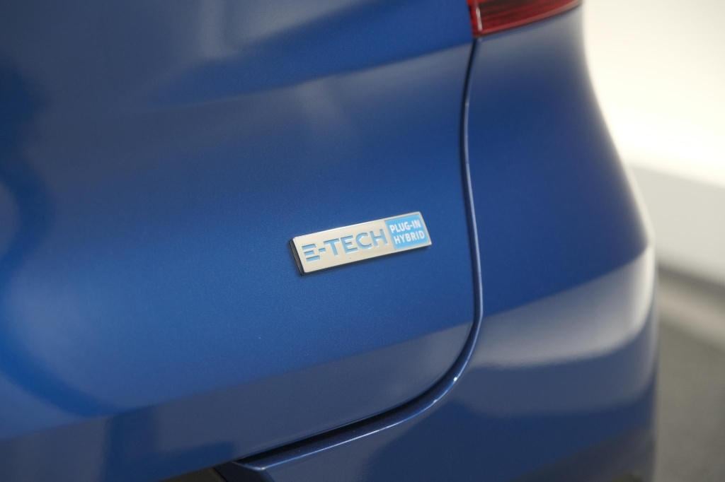 Renault Captur 1.6 e-tech plug-in hybrid 160 intens | camera | 9.3 inch gro