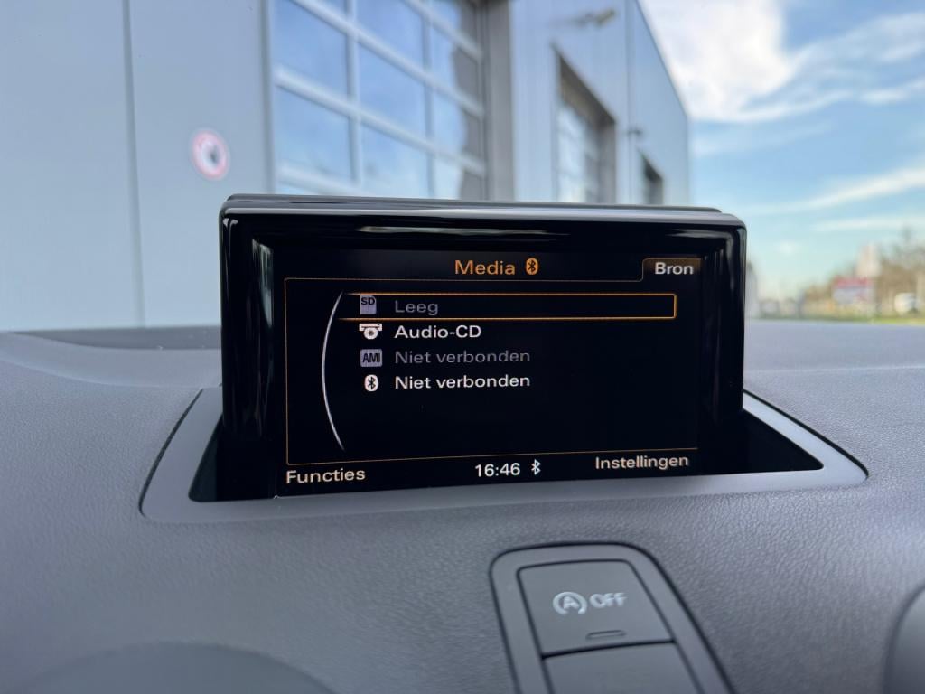 Audi A1 Sportback 1.0 tfsi s-line * nap * cruise control * 17 inch