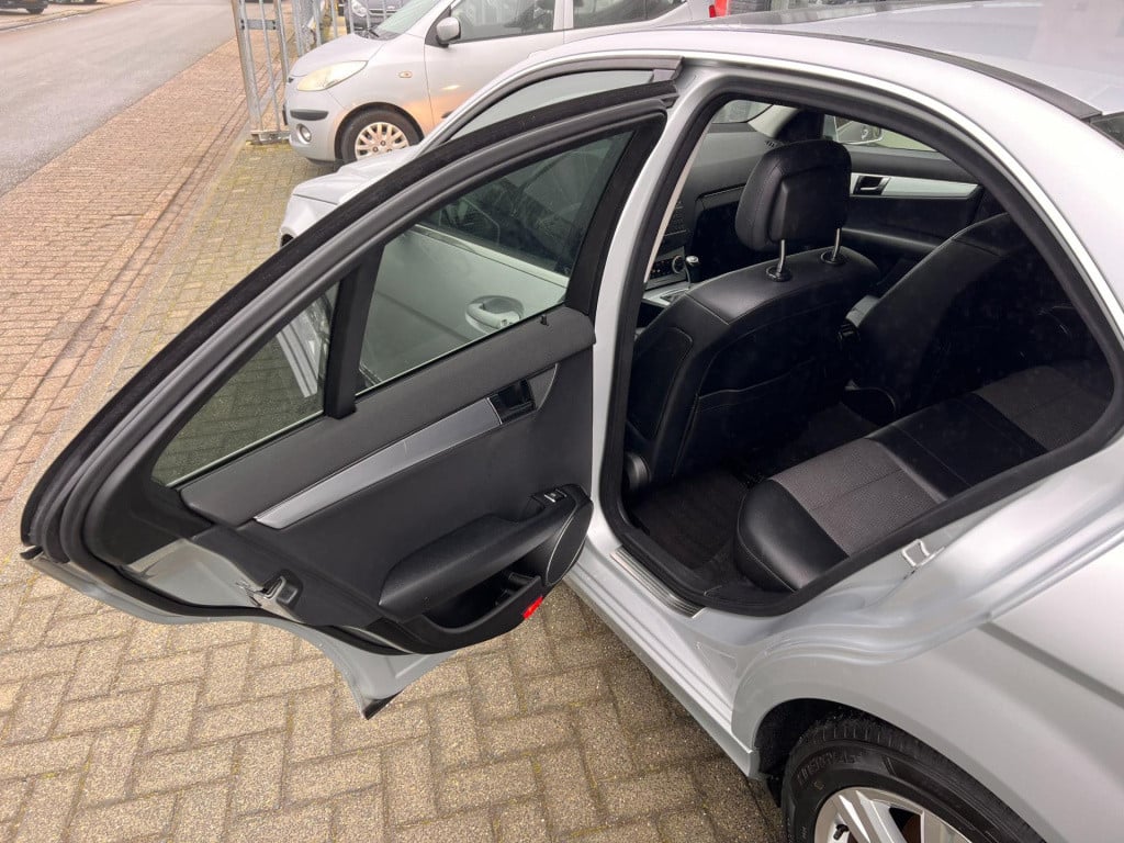Mercedes-Benz C-Klasse 180 cdi blueefficiency business class avantgarde
