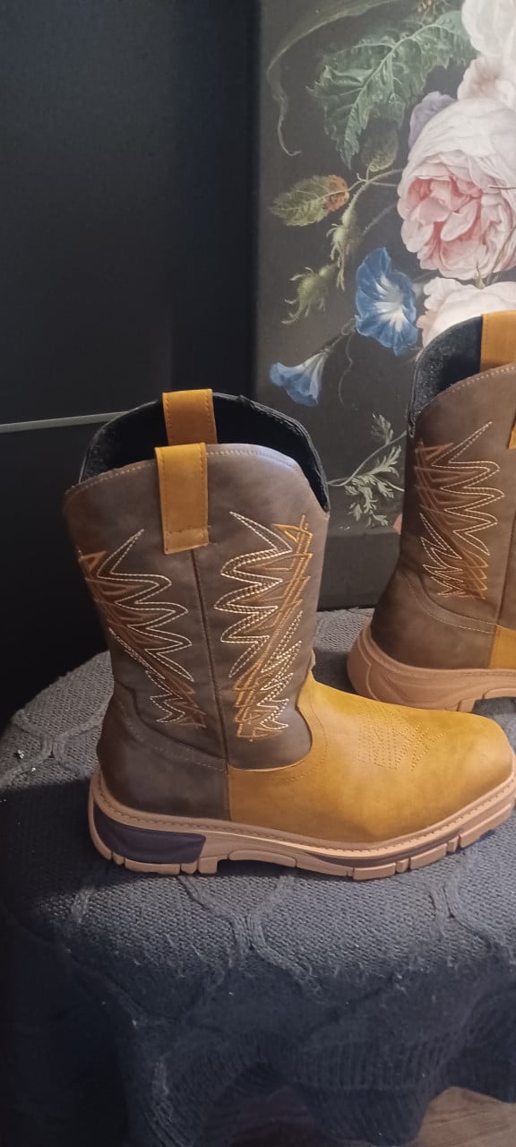 Heren boots, materiaal leer 25,—€