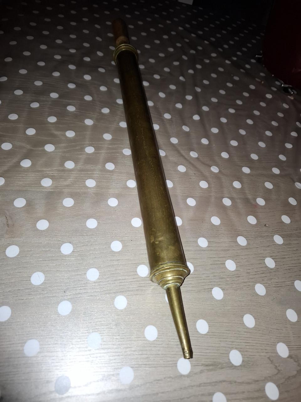 Antieke koperen spuit