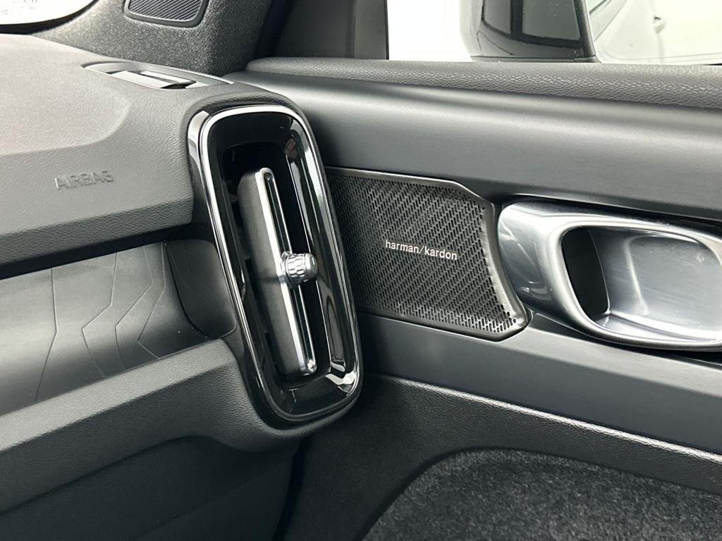 Volvo XC40 t4 211pk recharge ultimate dark | pano| adap.cruise| trekhaak| c