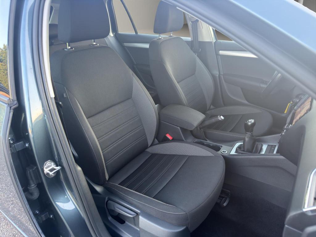 Skoda Octavia combi 1.6 tdi greentech ambition clima cruise pdc