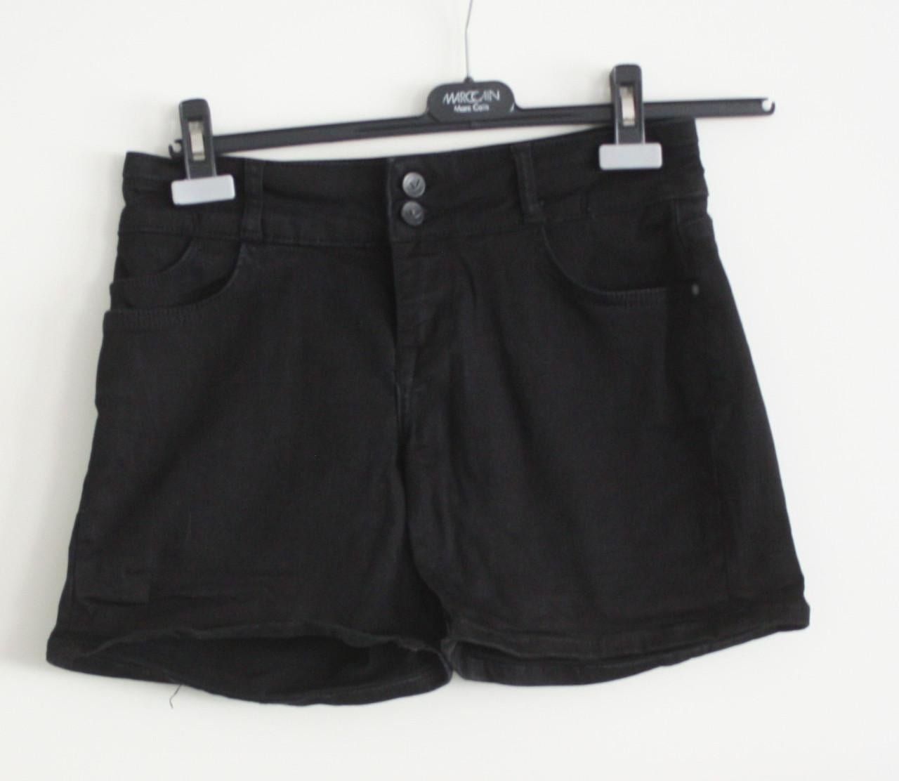 Zwarte korte broek  maat s