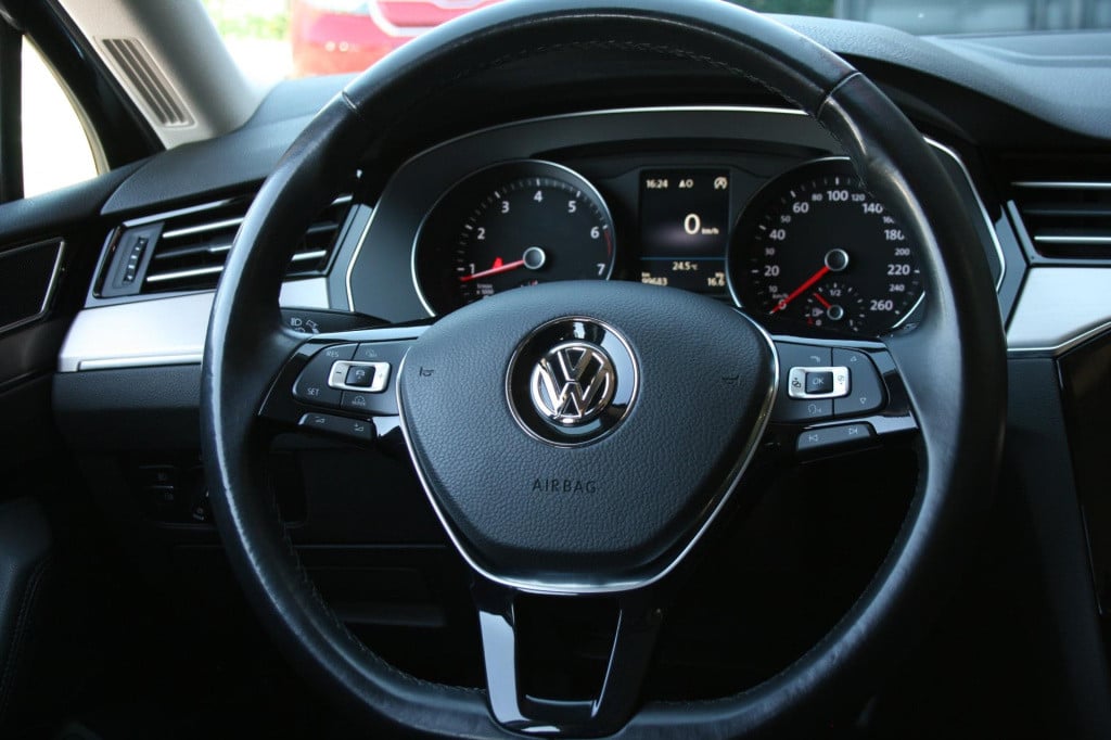 Volkswagen Passat variant 1.4 tsi act highline