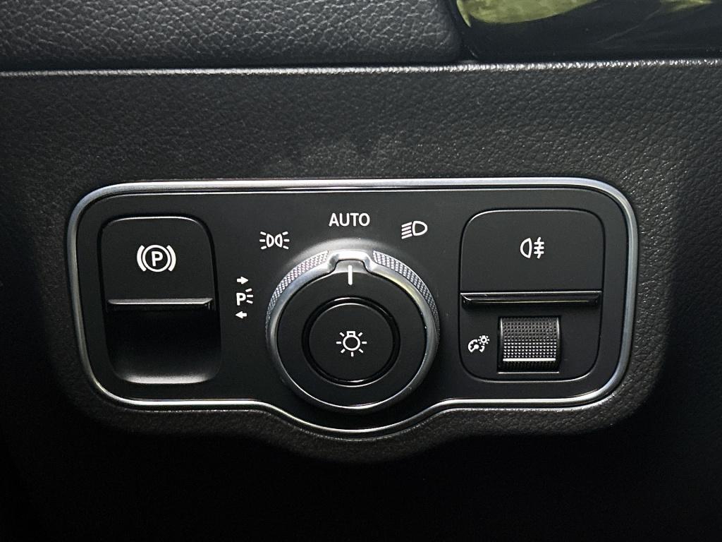 Mercedes-Benz Gla-klasse 200 business solution amg | sfeerverlichting | tre