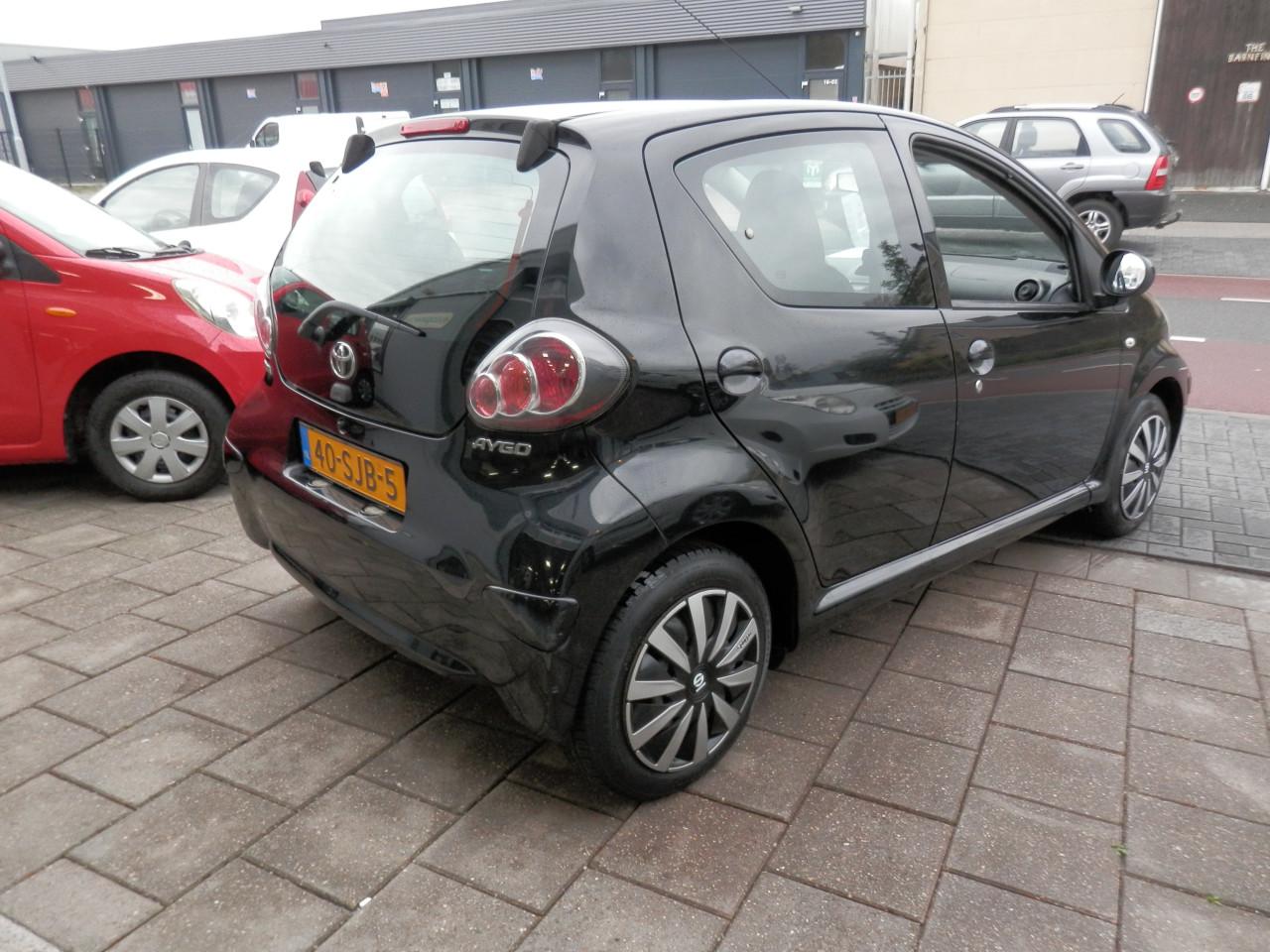 Auto Garant Biedt Aan: Toyota Aygo Comfort Navigator