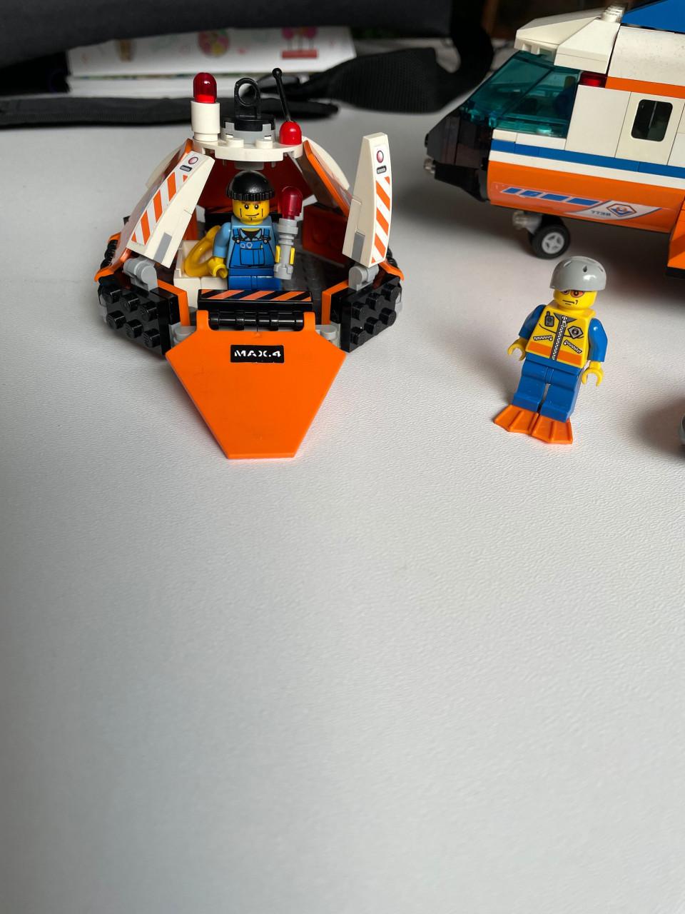 Lego City: Kustwachthelikopter en reddingsvlot 7738