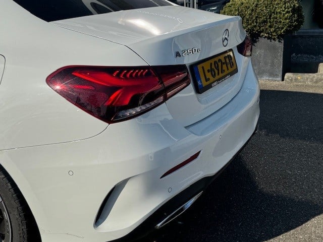 Mercedes-Benz A-Klasse 250 e business solution amg limited l panoramaschuif