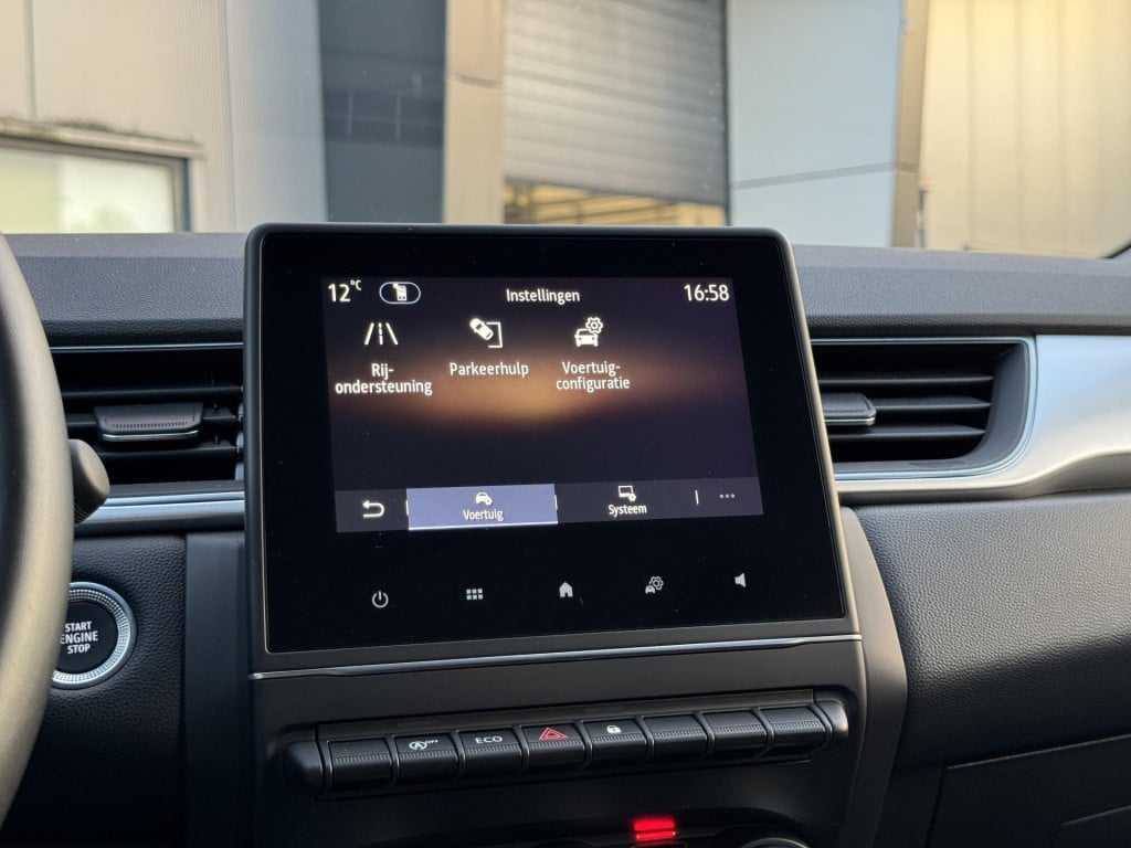 Renault Captur 1.3 tce 140 intens automaat, trekhaak!