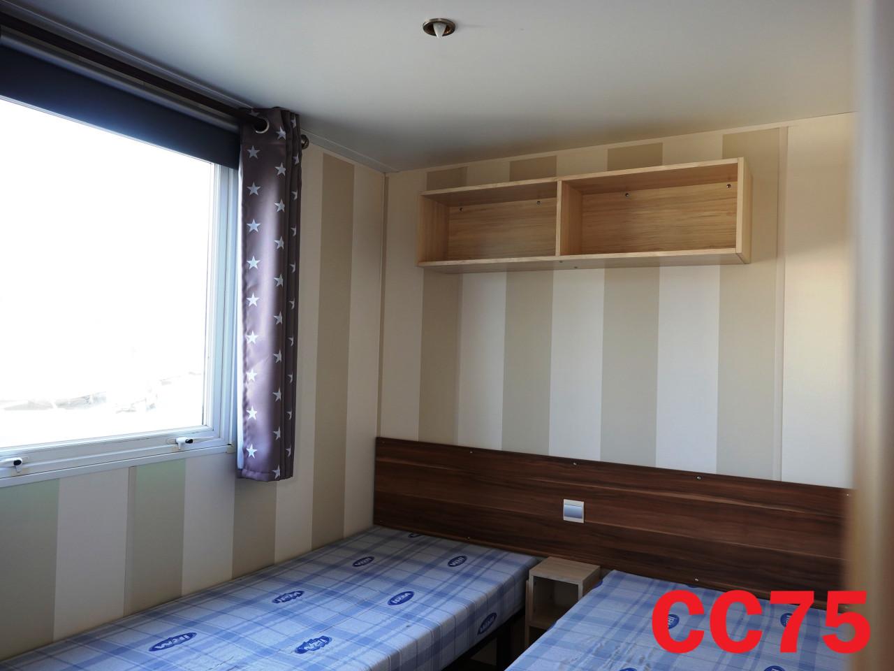 Compact IRM chalet met middenkamer, 2 slaapkamers  en dubbel glas te koop