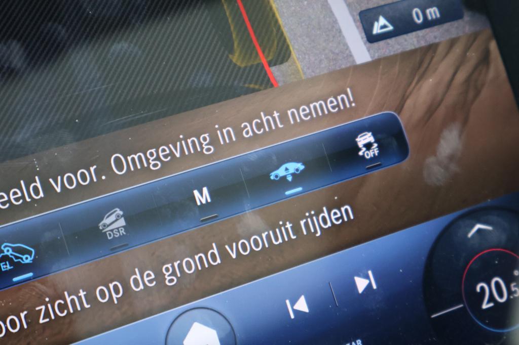 Mercedes-Benz Glc 300e 4matic amg l airmatic l gestuurde achteras l panoram