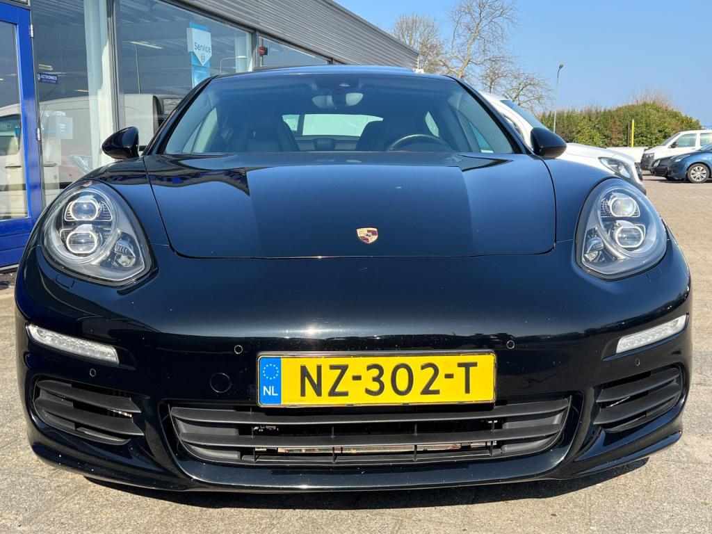 Porsche Panamera schuif/kanteldak, leer, navi, afn. trekhaak enz...
