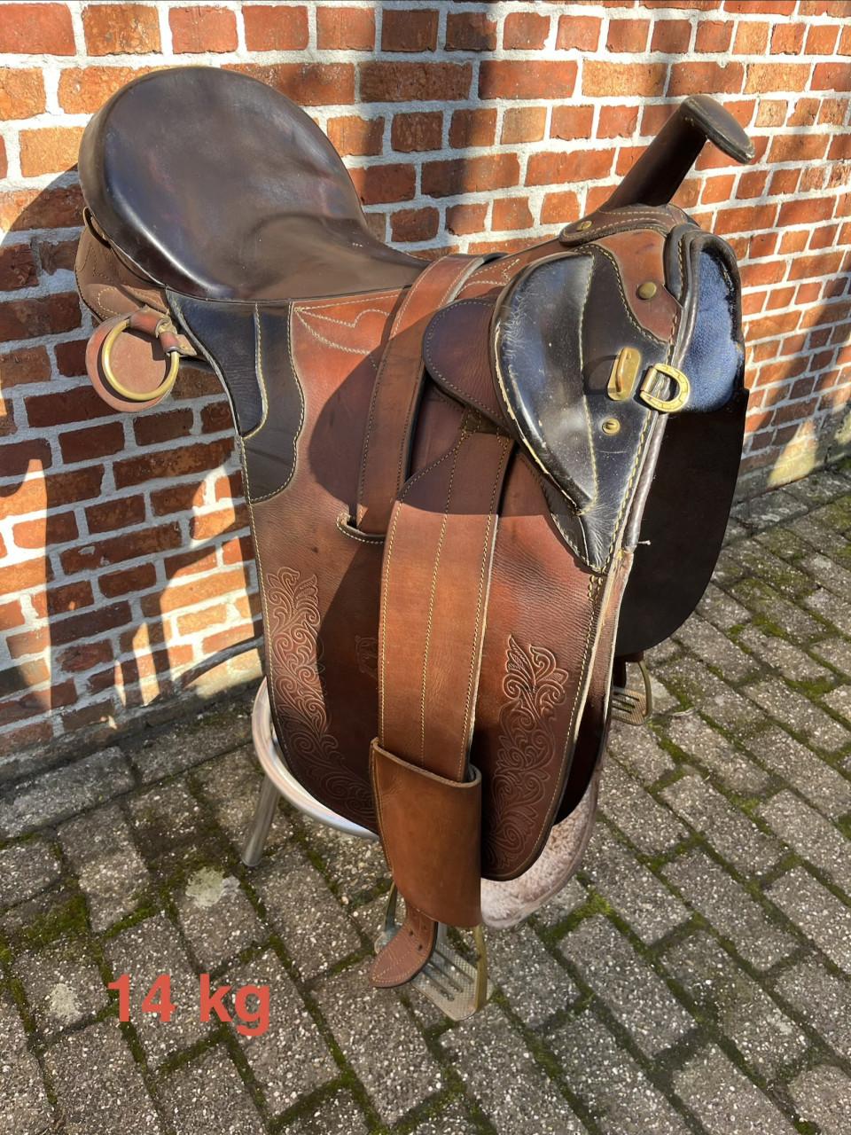 Australian stock saddle