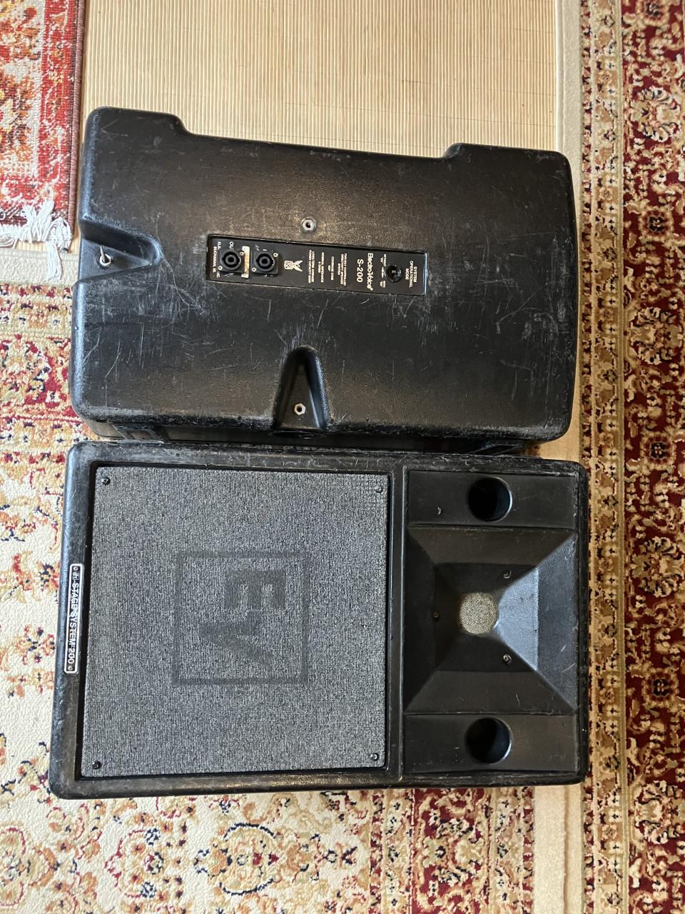 Kleine PA voor in de oefenruimte voor zang en keyboard