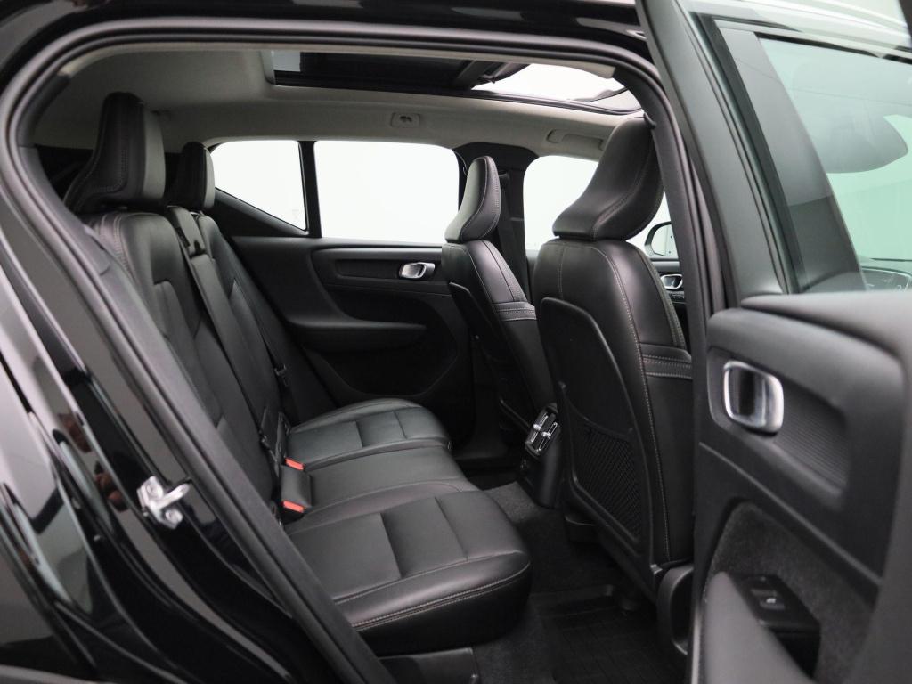Volvo XC40 1.5 t4 recharge inscription expression | automaat | leder |  pan