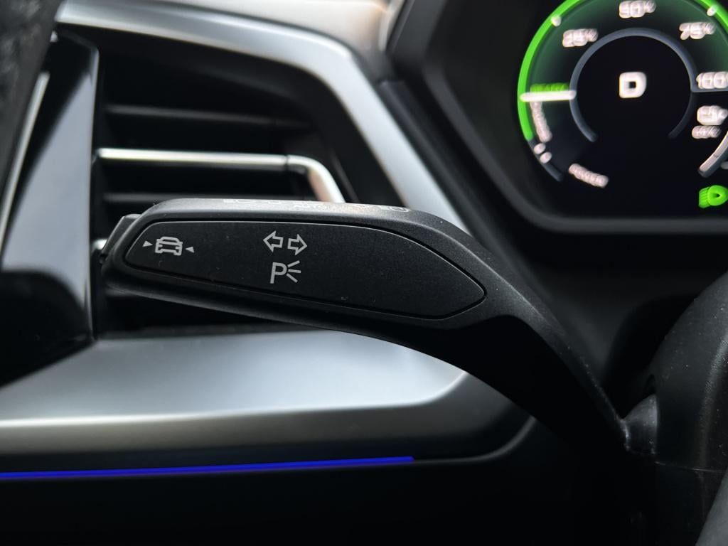 Audi Q4 E-tron 35 advanced edition 55 kwh | camera | carplay | nav | adapti