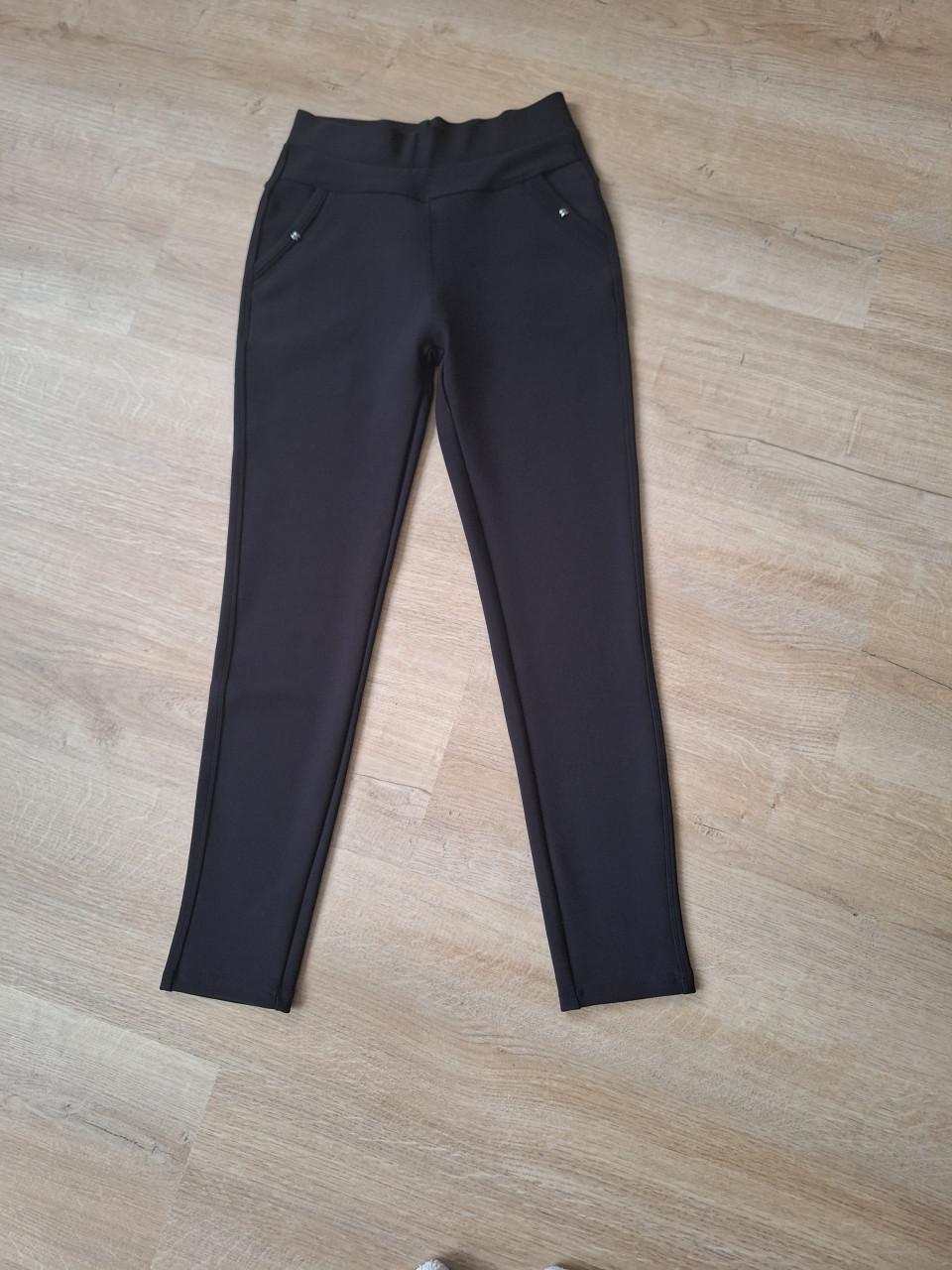 Zwarte broek maat M,L nieuwstaat